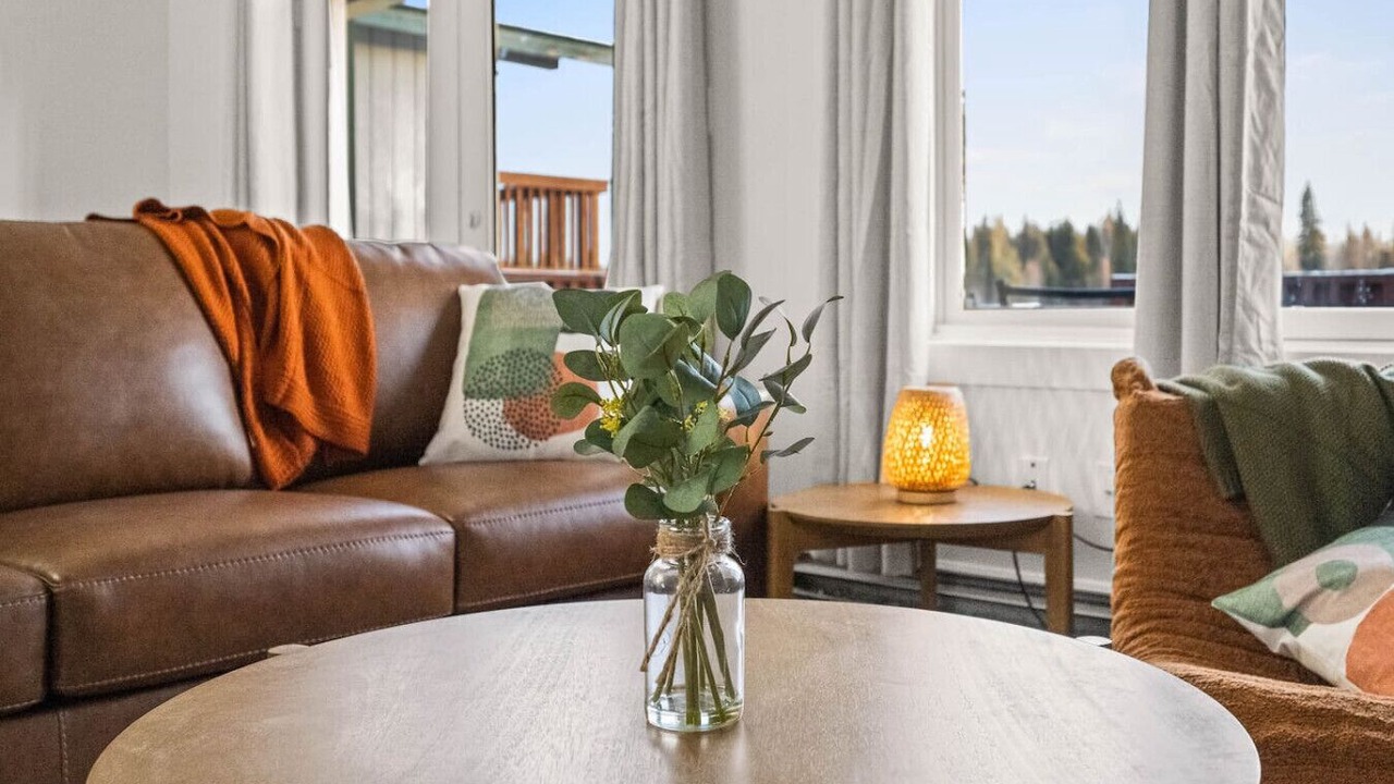 Photo of Livingroom in College