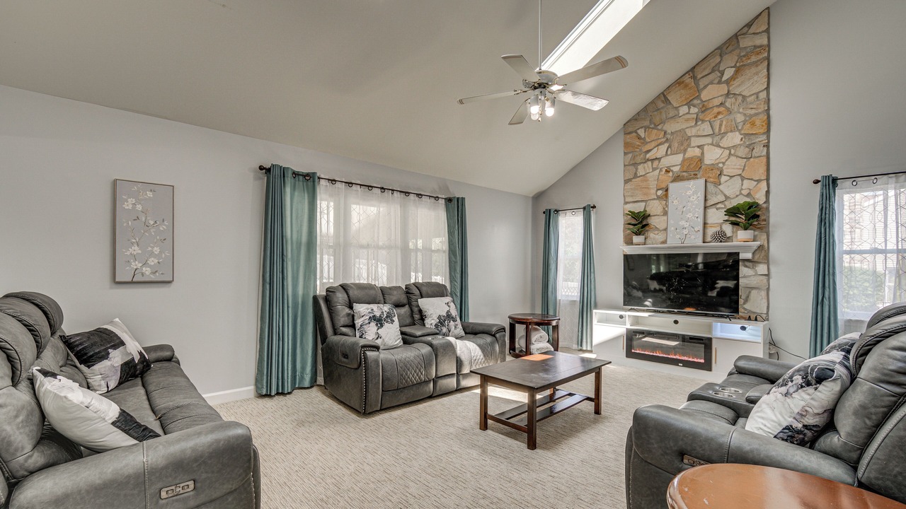 Photo of Livingroom in Sinking Spring