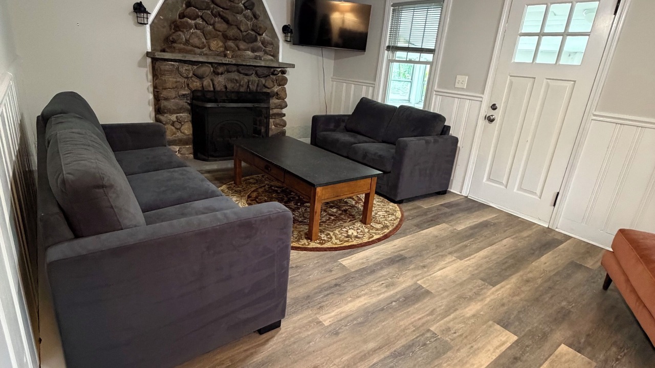Photo of Livingroom in Coventry Lake