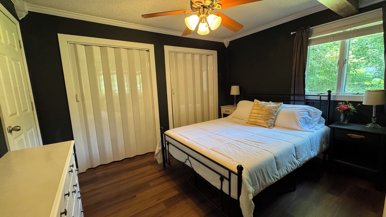 Photo of Bedroom in Landrum