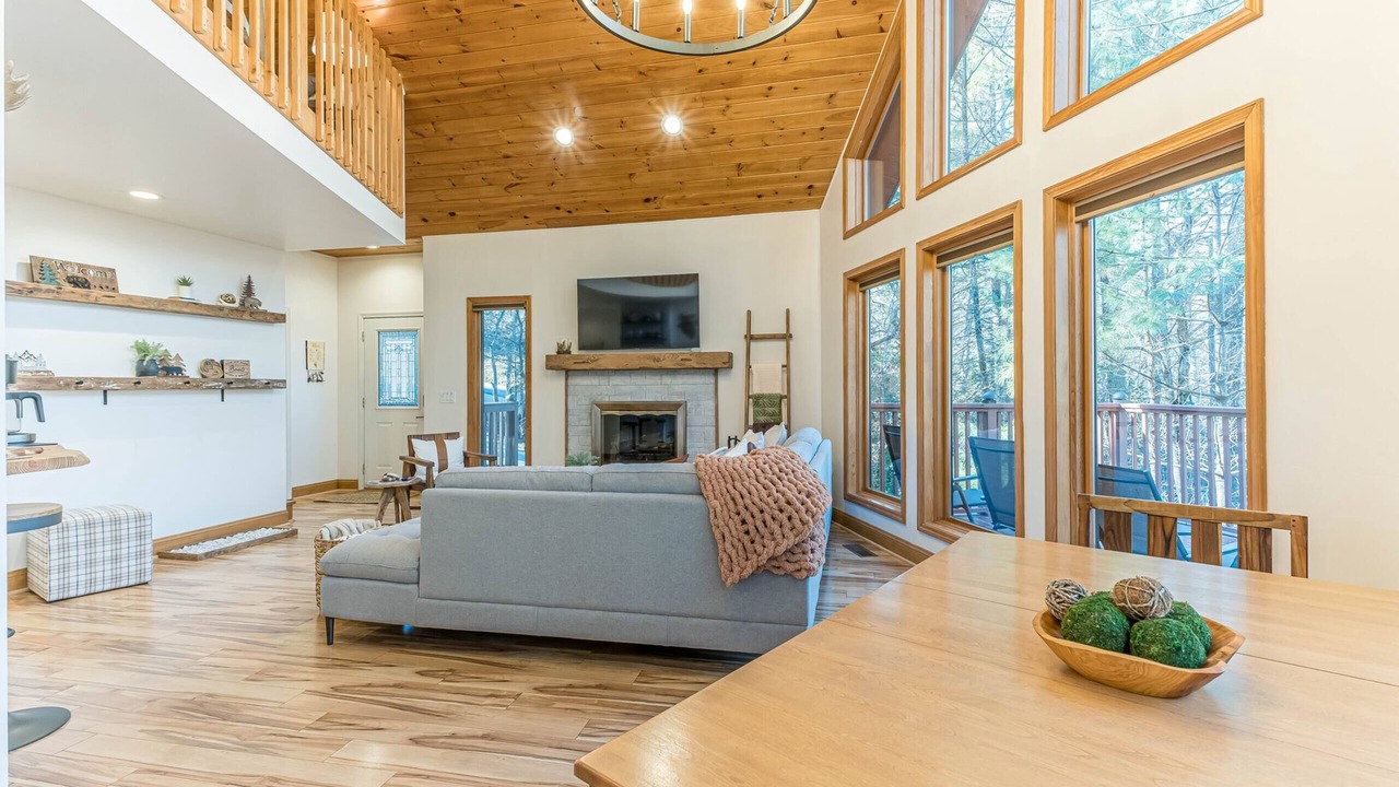 Photo of Livingroom in Helen