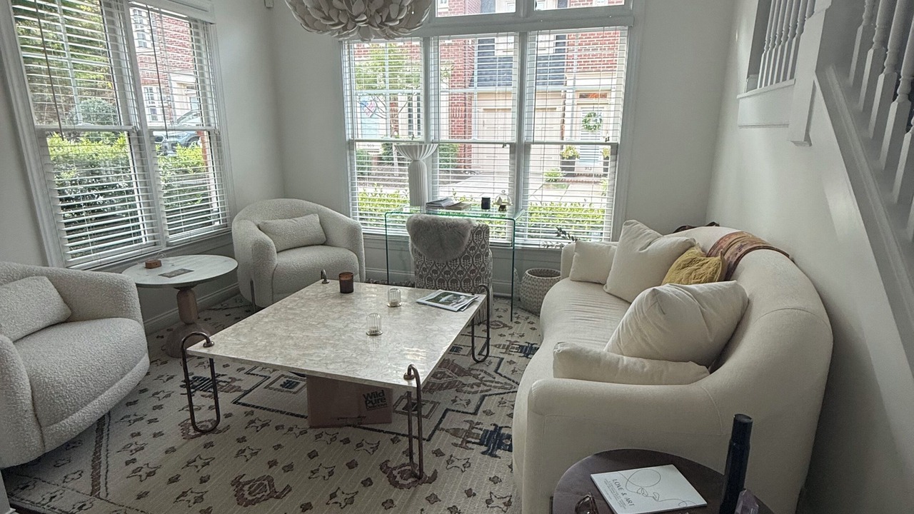 Photo of Livingroom in Ashbrook - Clawson Village