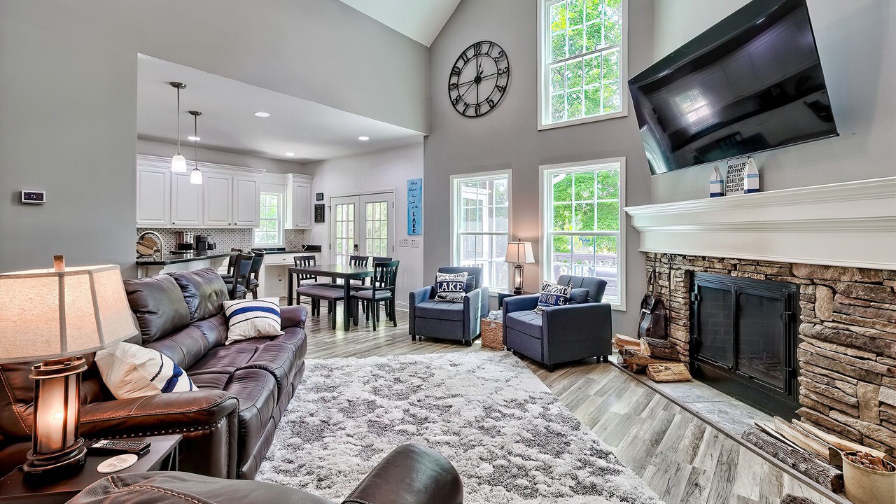 Photo of Livingroom in White Oak