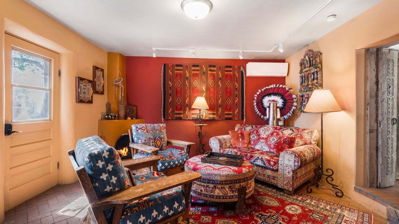 Photo of Livingroom in Historic Eastside