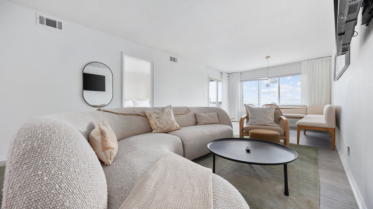 Photo of Livingroom in Ocean Drive