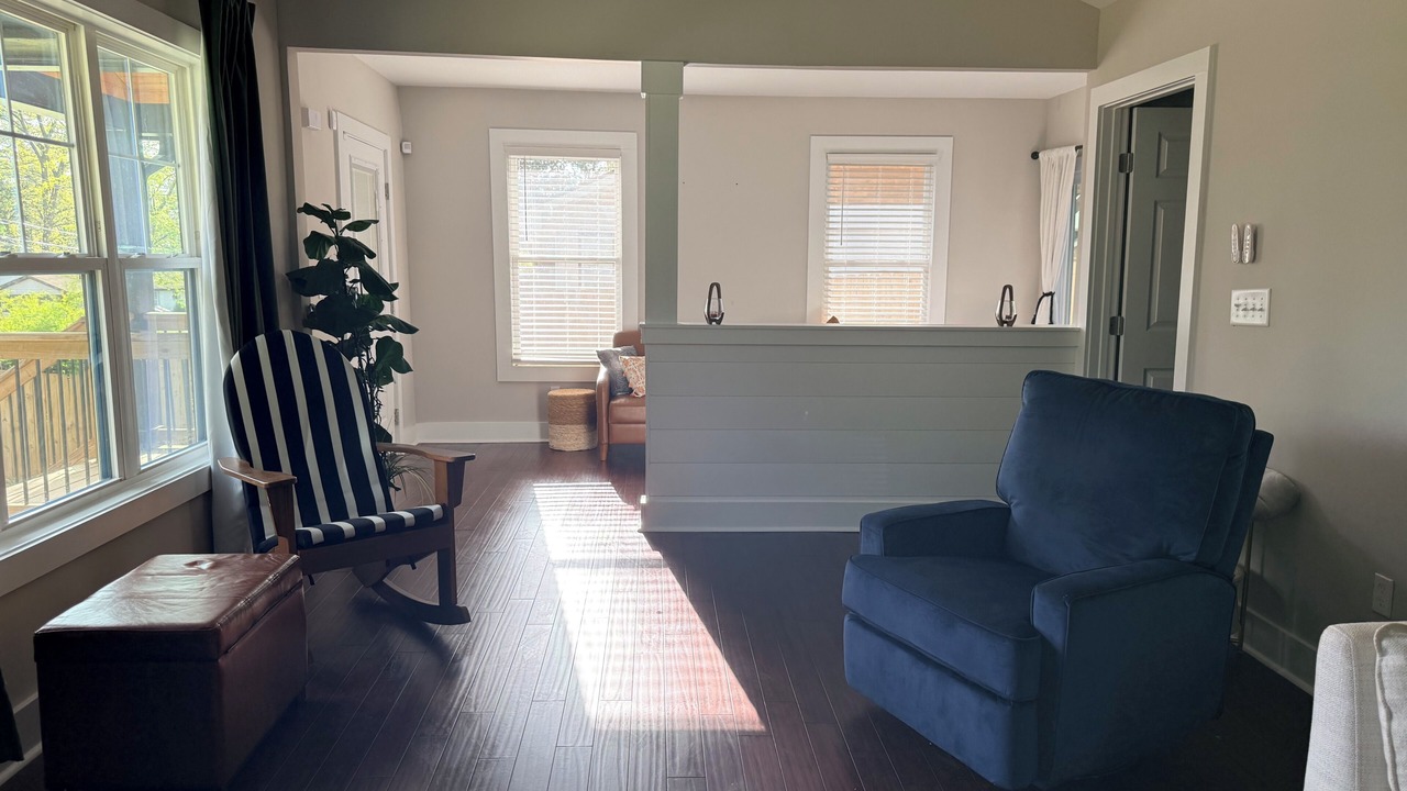 Photo of Livingroom in Candler-McAfee