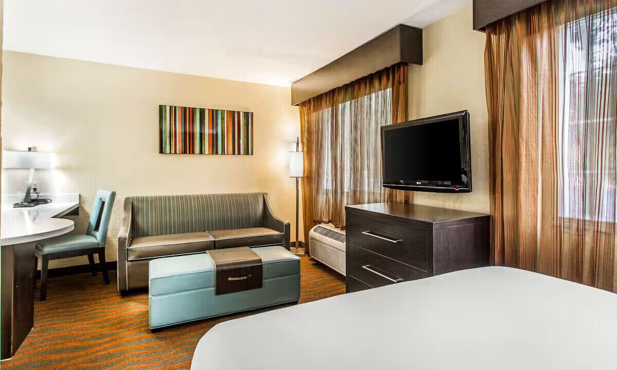 Photo of Livingroom in Greenville - Spartanburg