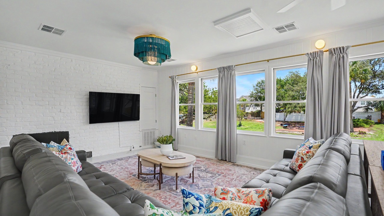 Photo of Livingroom in Savannah Beach