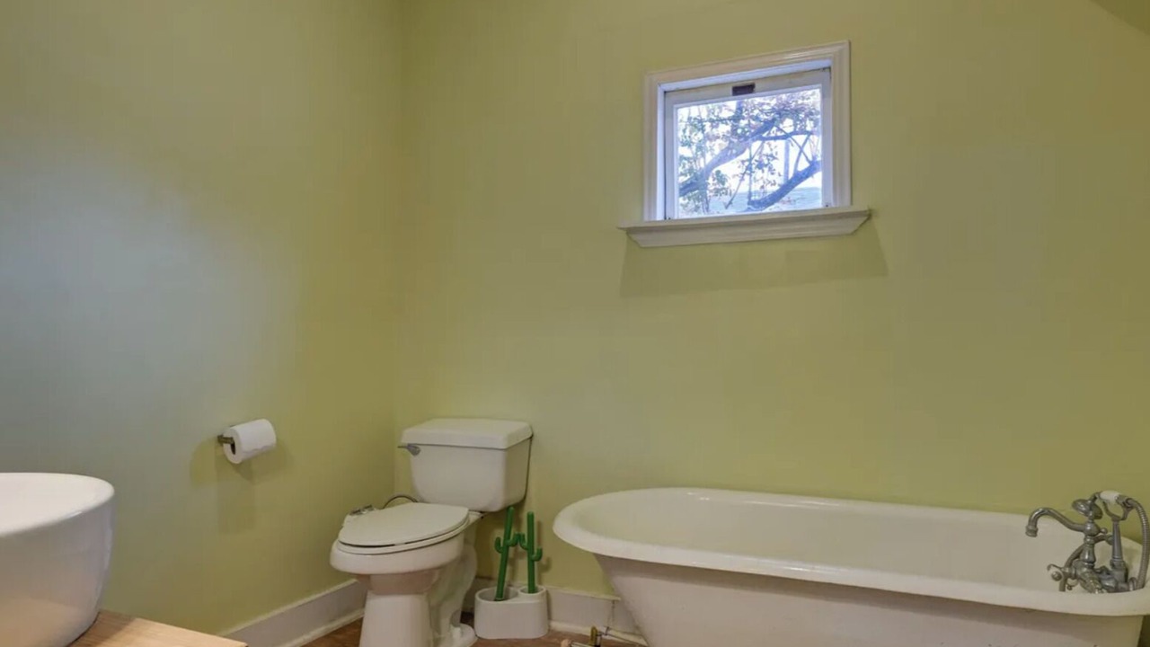 Photo of Bathroom in Government Hill
