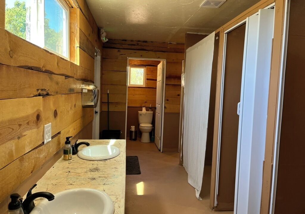 Photo of Bathroom in Canada de los Alamos