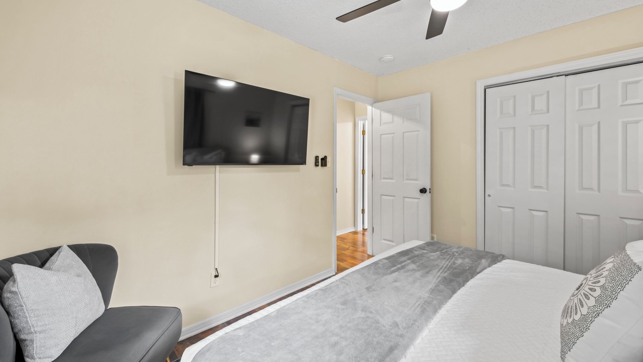 Photo of Bedroom in East End - Valley Street