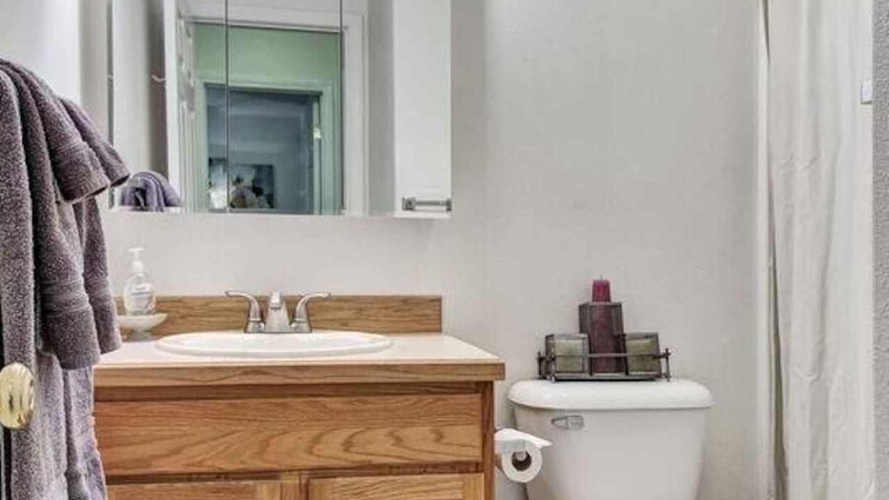 Photo of Bathroom in University Area
