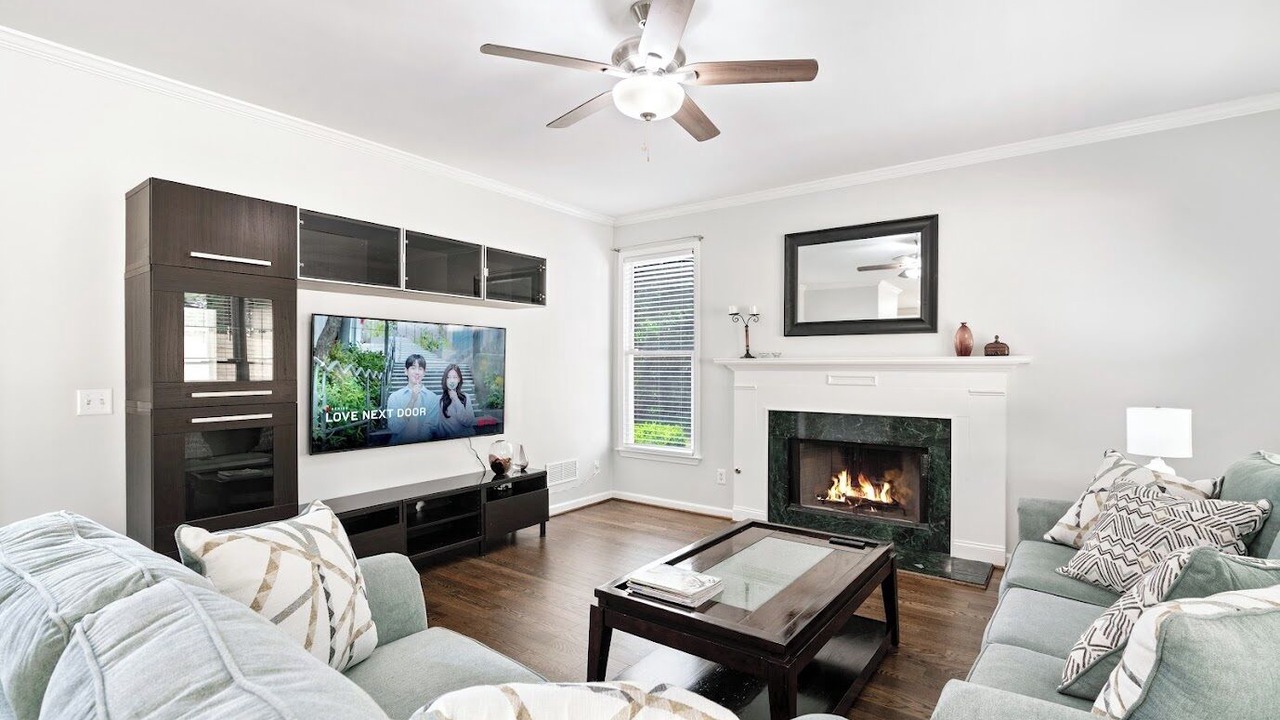 Photo of Livingroom in Mableton