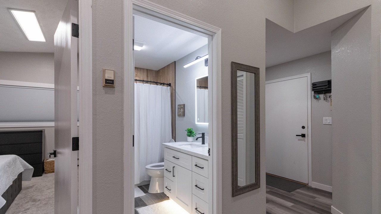 Photo of Bedroom in Taku - Campbell