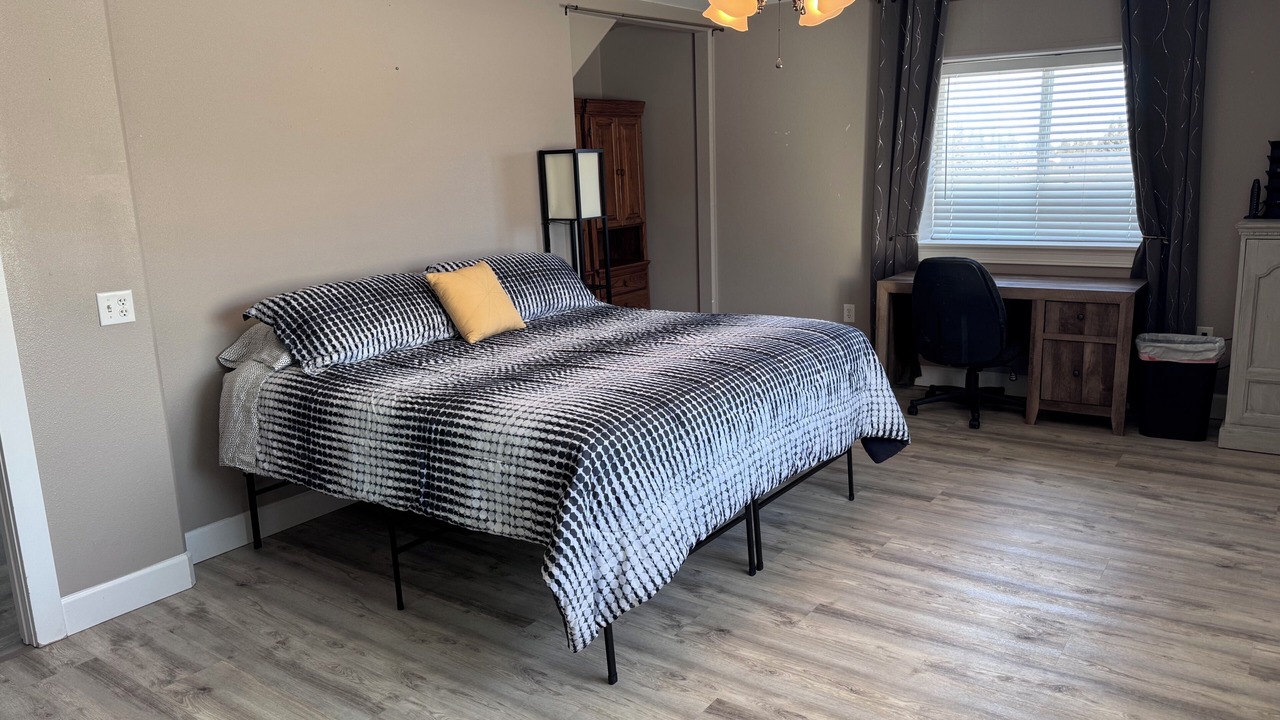 Photo of Bedroom in Diamond Ridge
