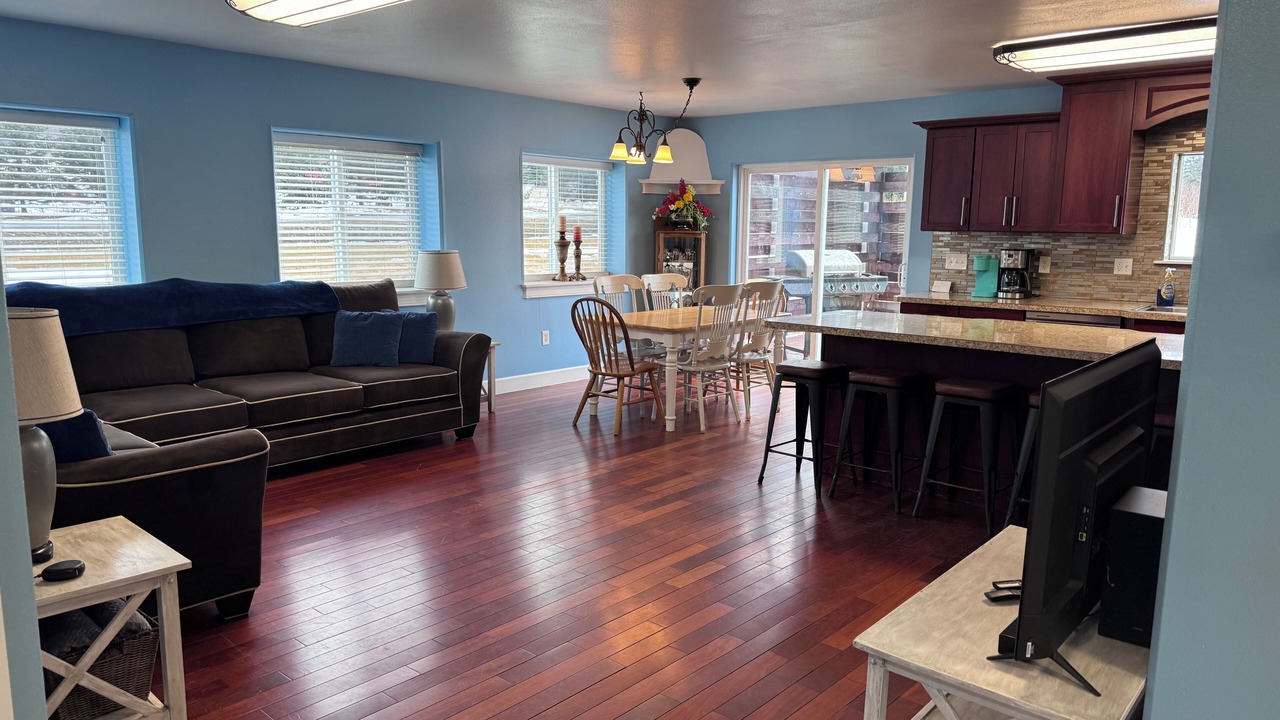 Photo of Livingroom in Diamond Ridge