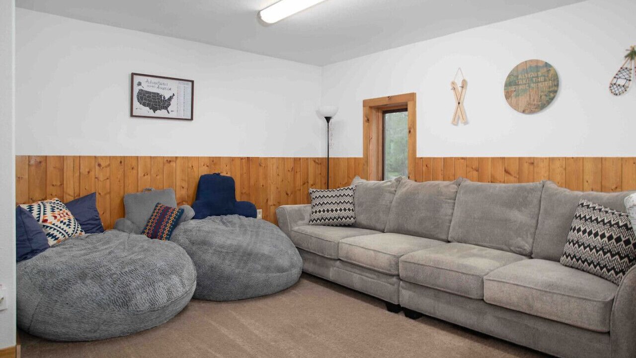 Photo of Livingroom in Badger