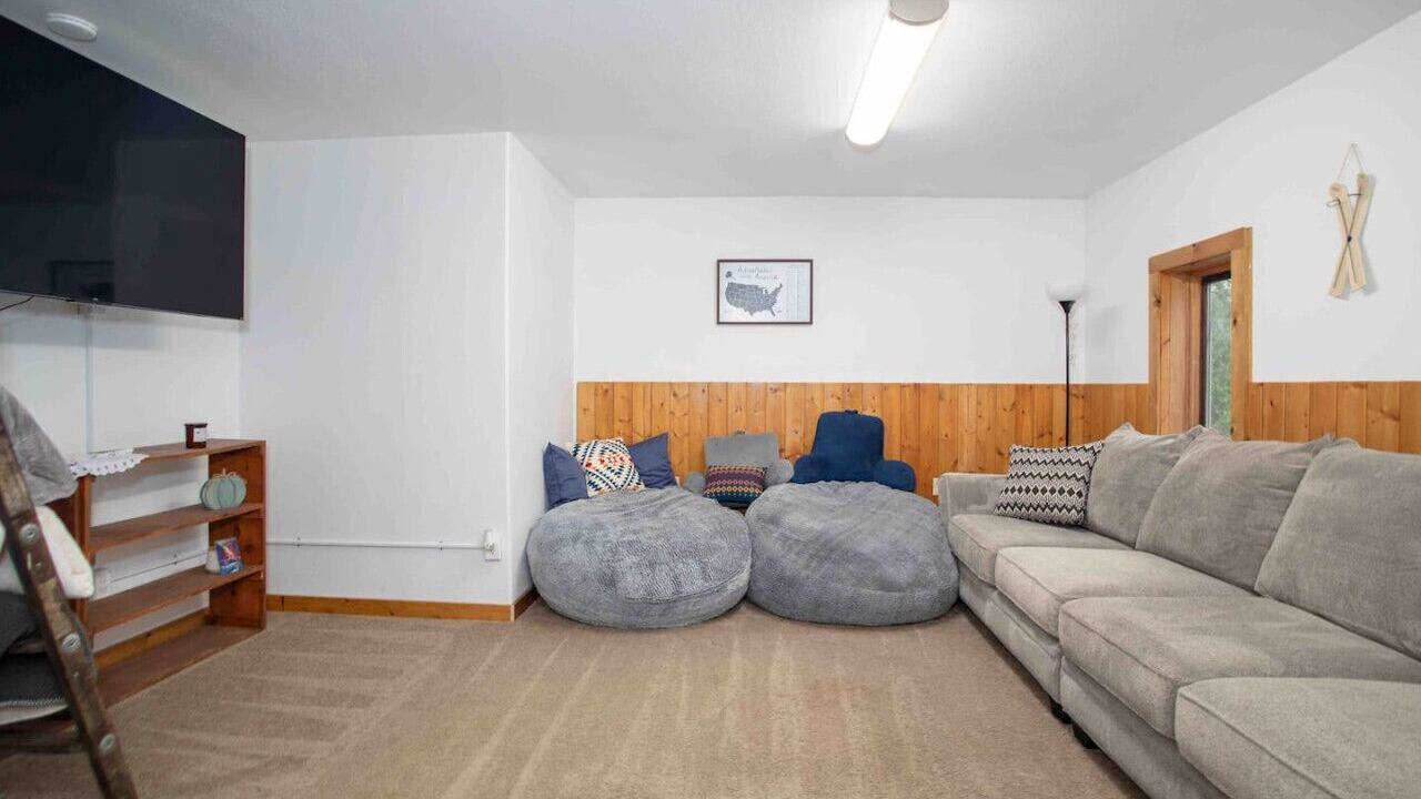 Photo of Livingroom in Badger