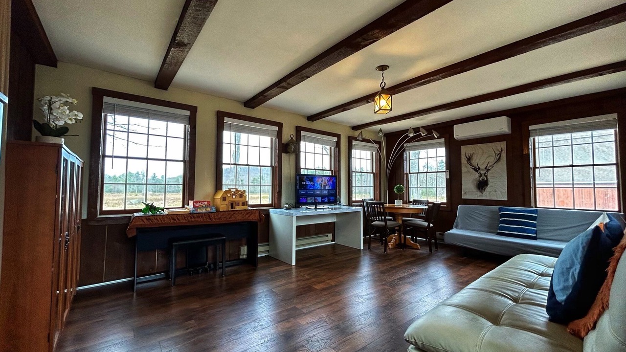 Photo of Livingroom in Phillipston