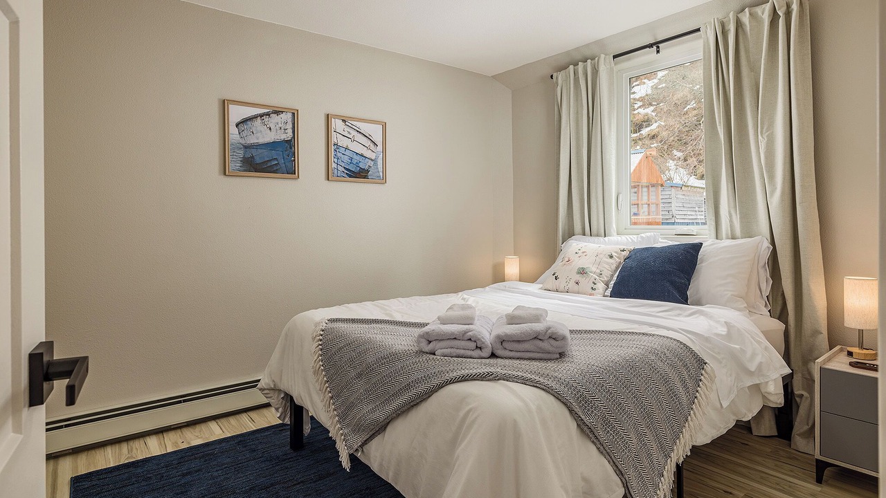 Photo of Bedroom in Seward