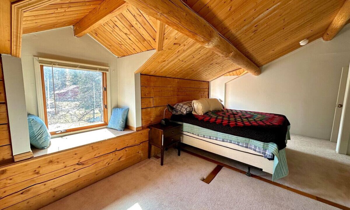 Photo of Bedroom in Kasilof