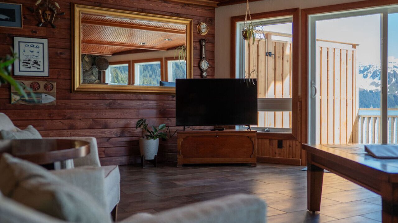 Photo of Livingroom in Lowell Point