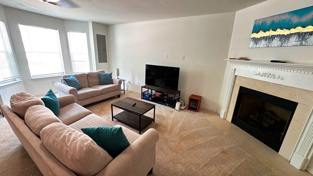 Photo of Livingroom in Mableton