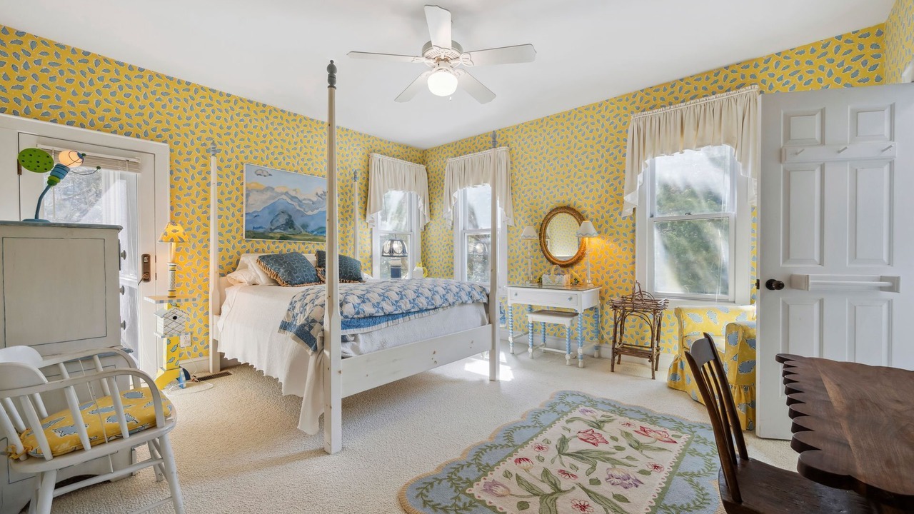 Photo of Bedroom in Debordieu Colony