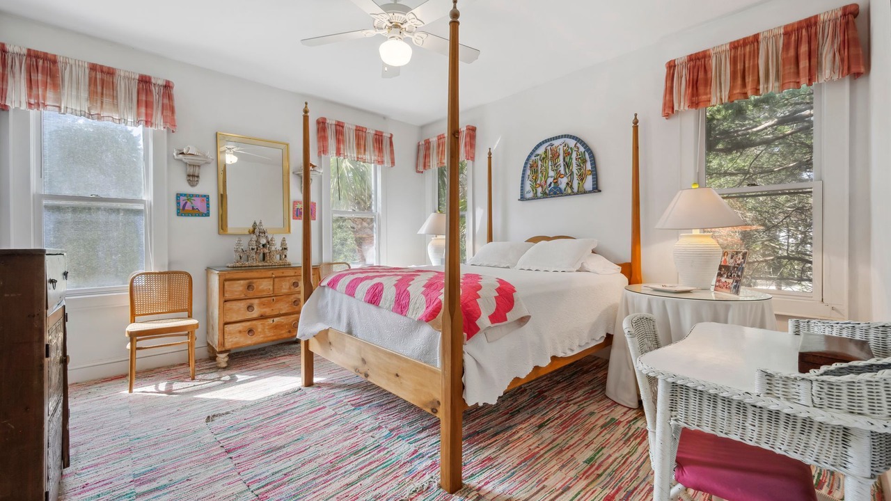 Photo of Bedroom in Debordieu Colony