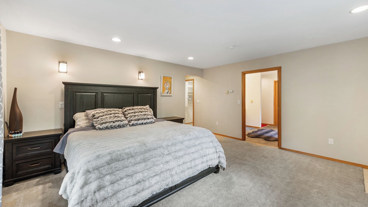 Photo of Bedroom in Salmon Creek