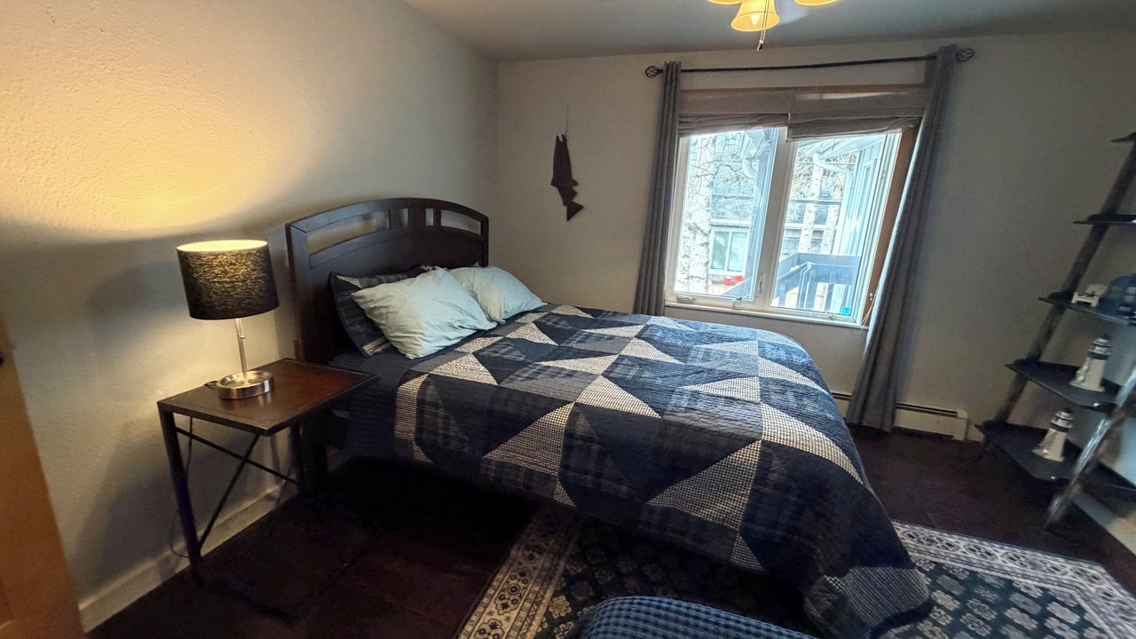 Photo of Bedroom in University Area