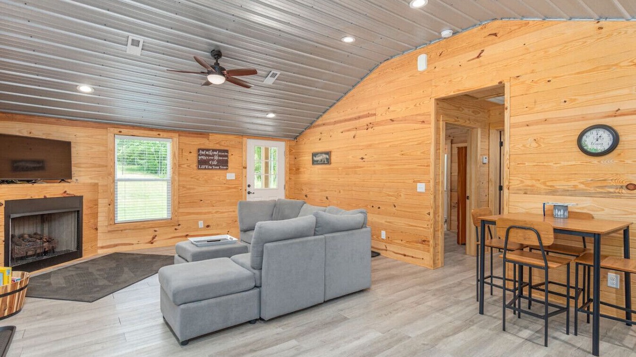 Photo of Livingroom in Travelers Rest