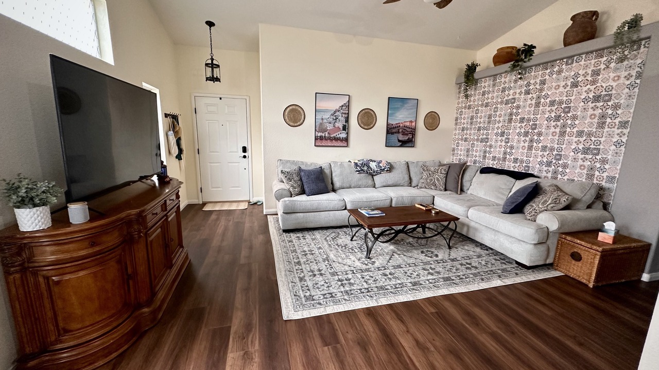 Photo of Livingroom in Silverado Ranch