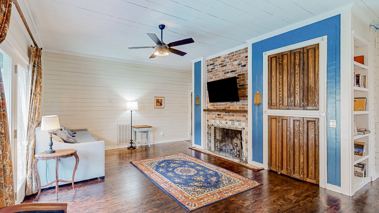 Photo of Livingroom in Landrum