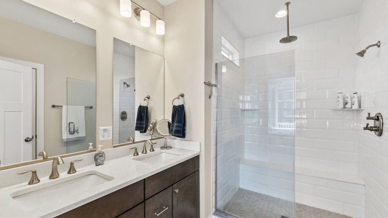 Photo of Bathroom in Edgewater Acres