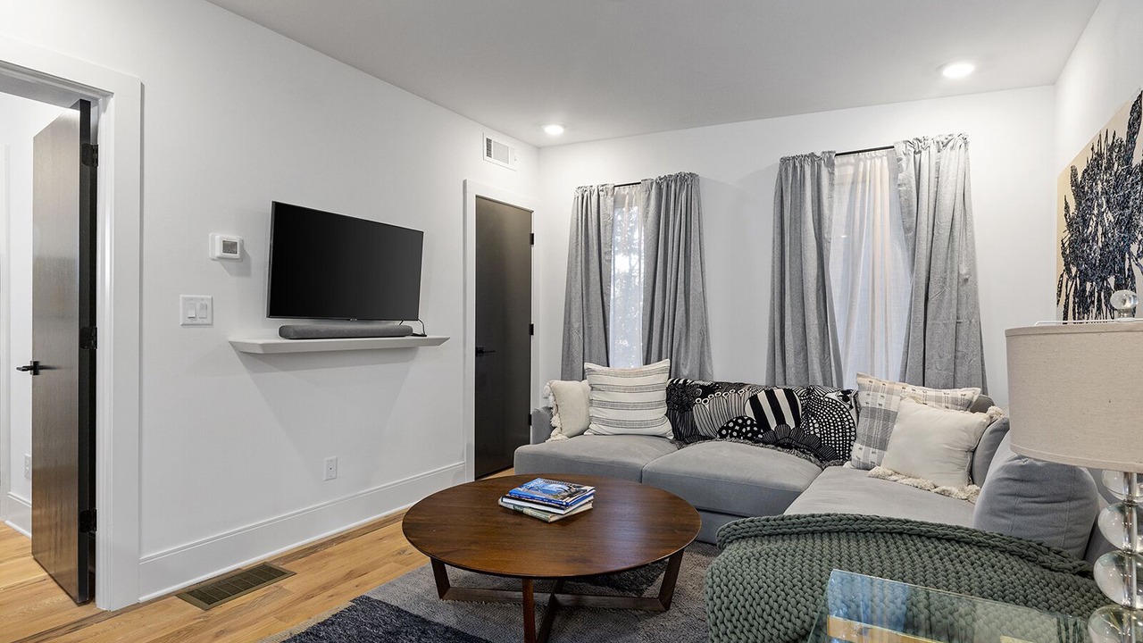 Photo of Bedroom in Midtown