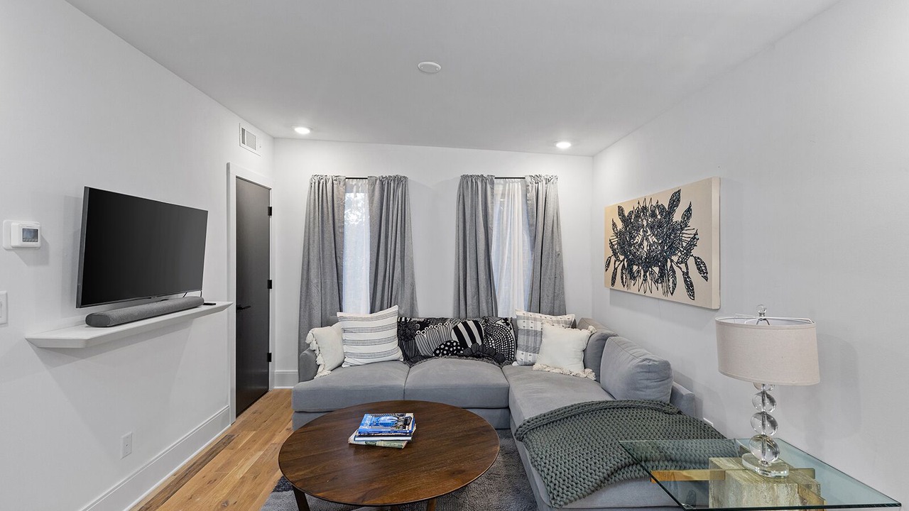 Photo of Bedroom in Midtown