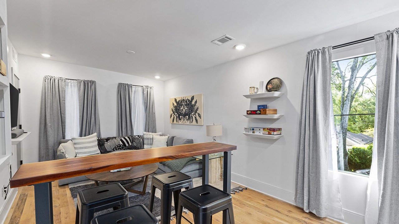 Photo of Bedroom in Midtown