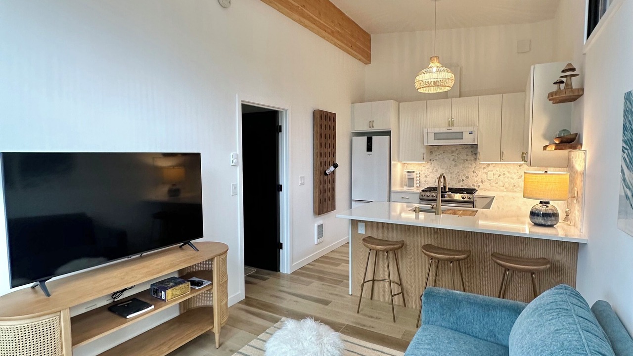 Photo of Livingroom in Mendenhall Valley