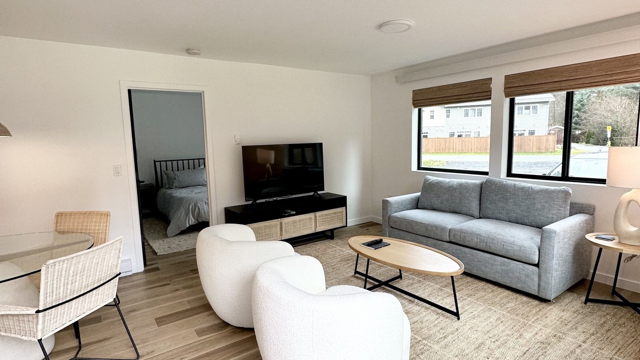 Photo of Livingroom in Mendenhall Valley