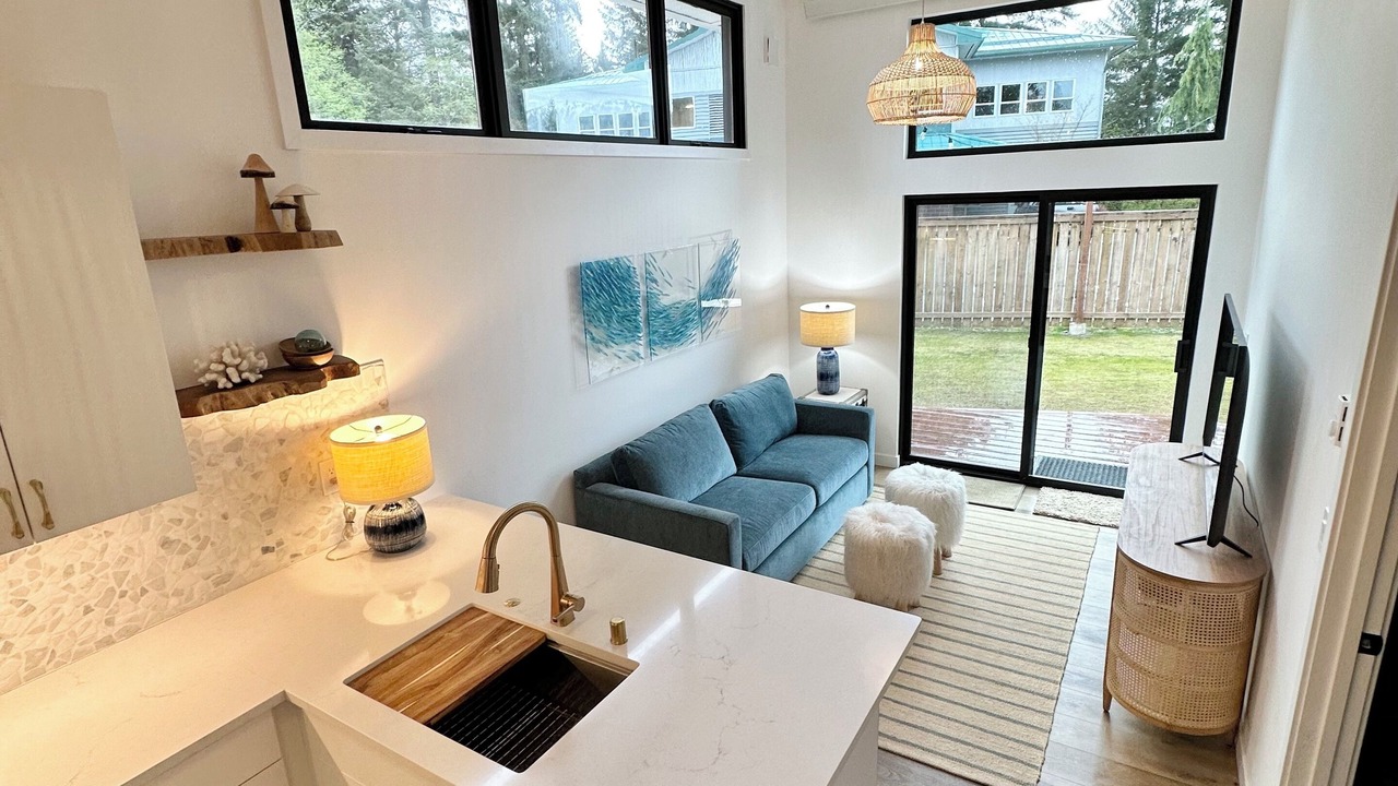 Photo of Livingroom in Mendenhall Valley