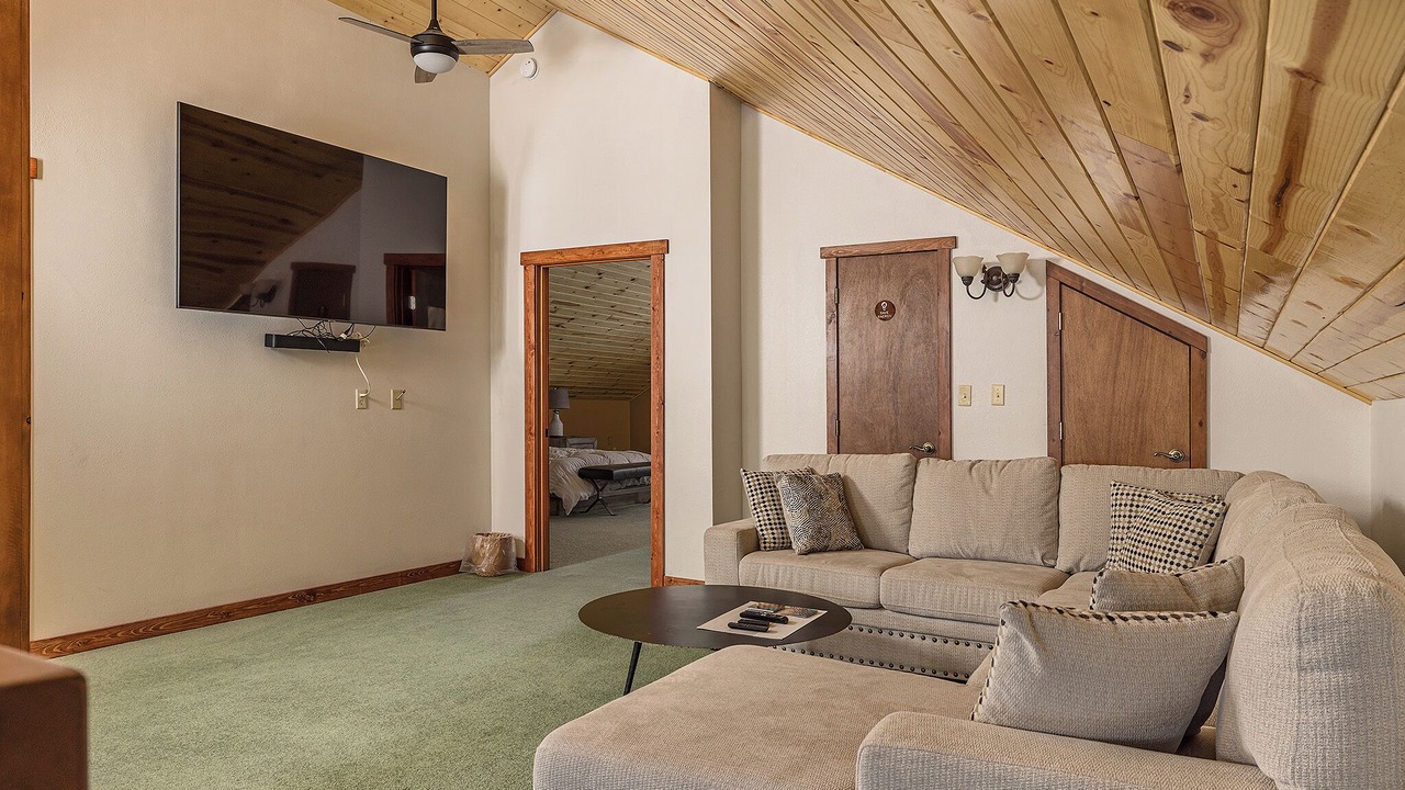 Photo of Livingroom in Chase