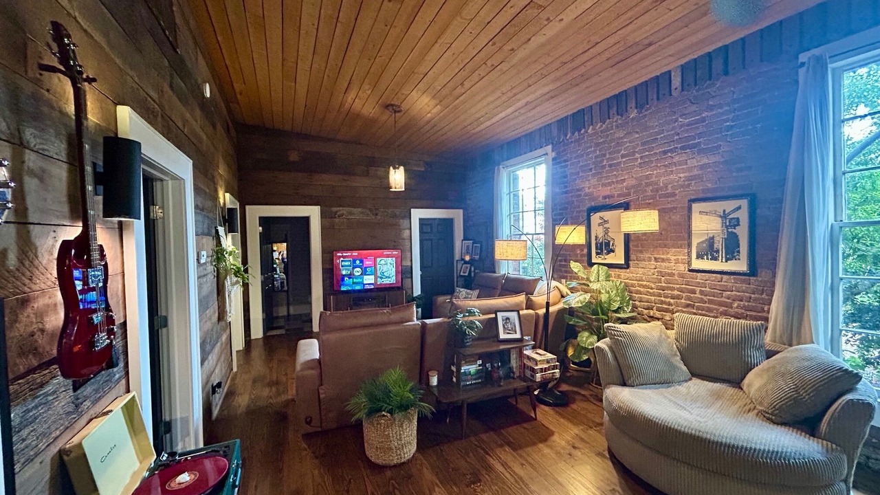 Photo of Livingroom in Eatonton