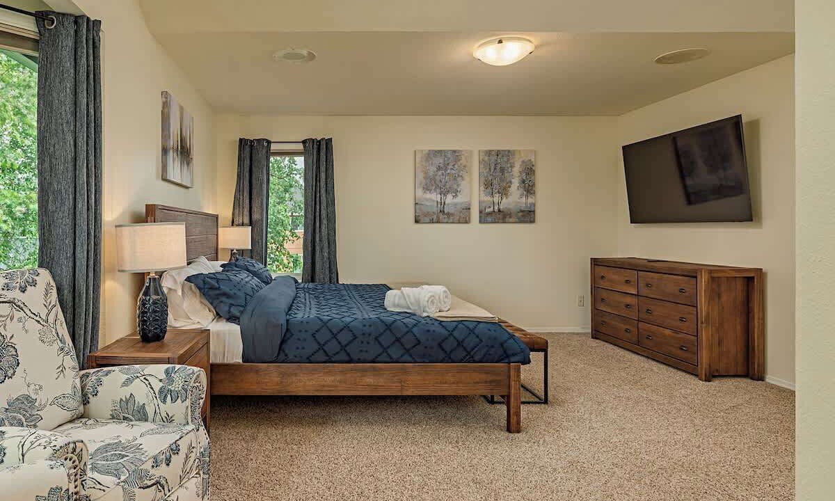 Photo of Bedroom in Northeast Anchorage