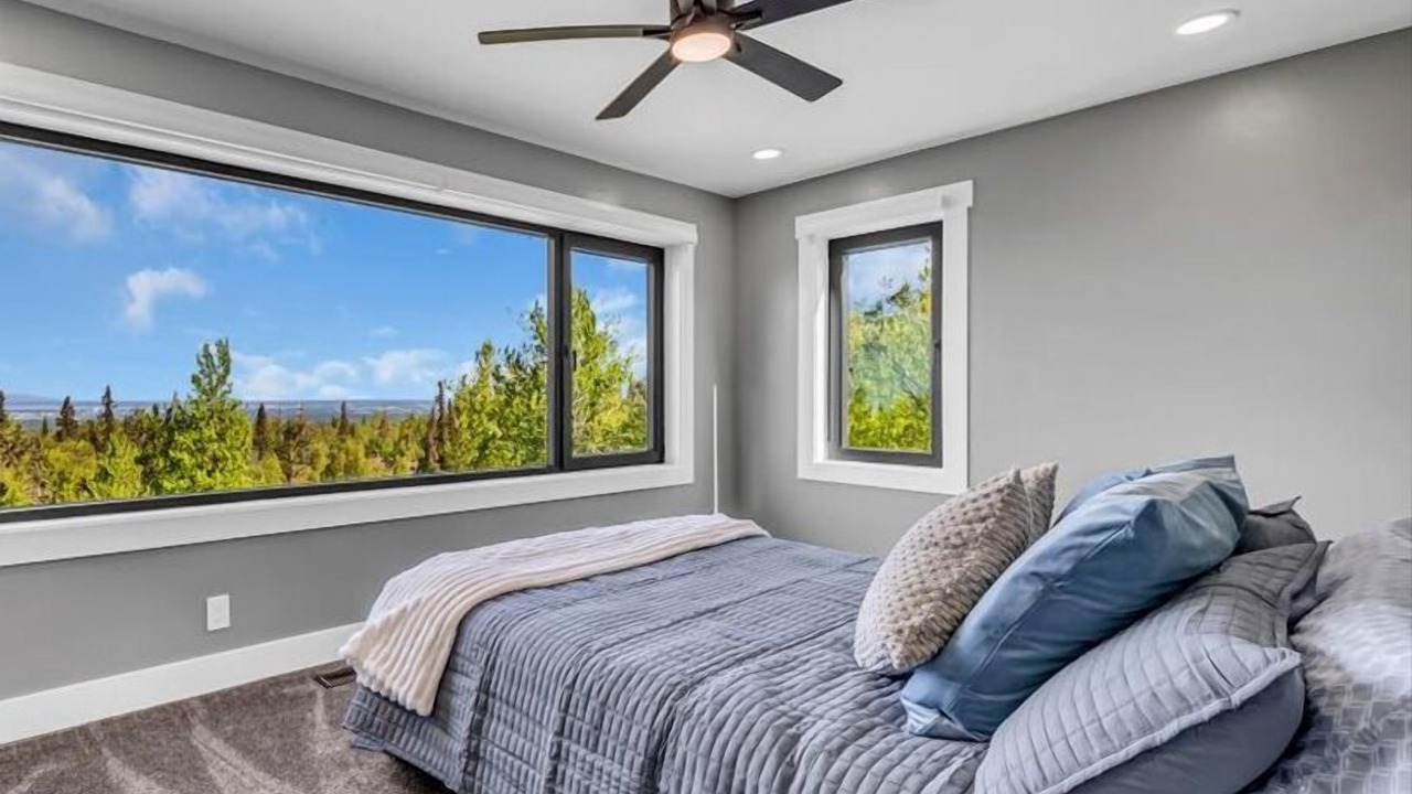 Photo of Bedroom in Mid-Hillside