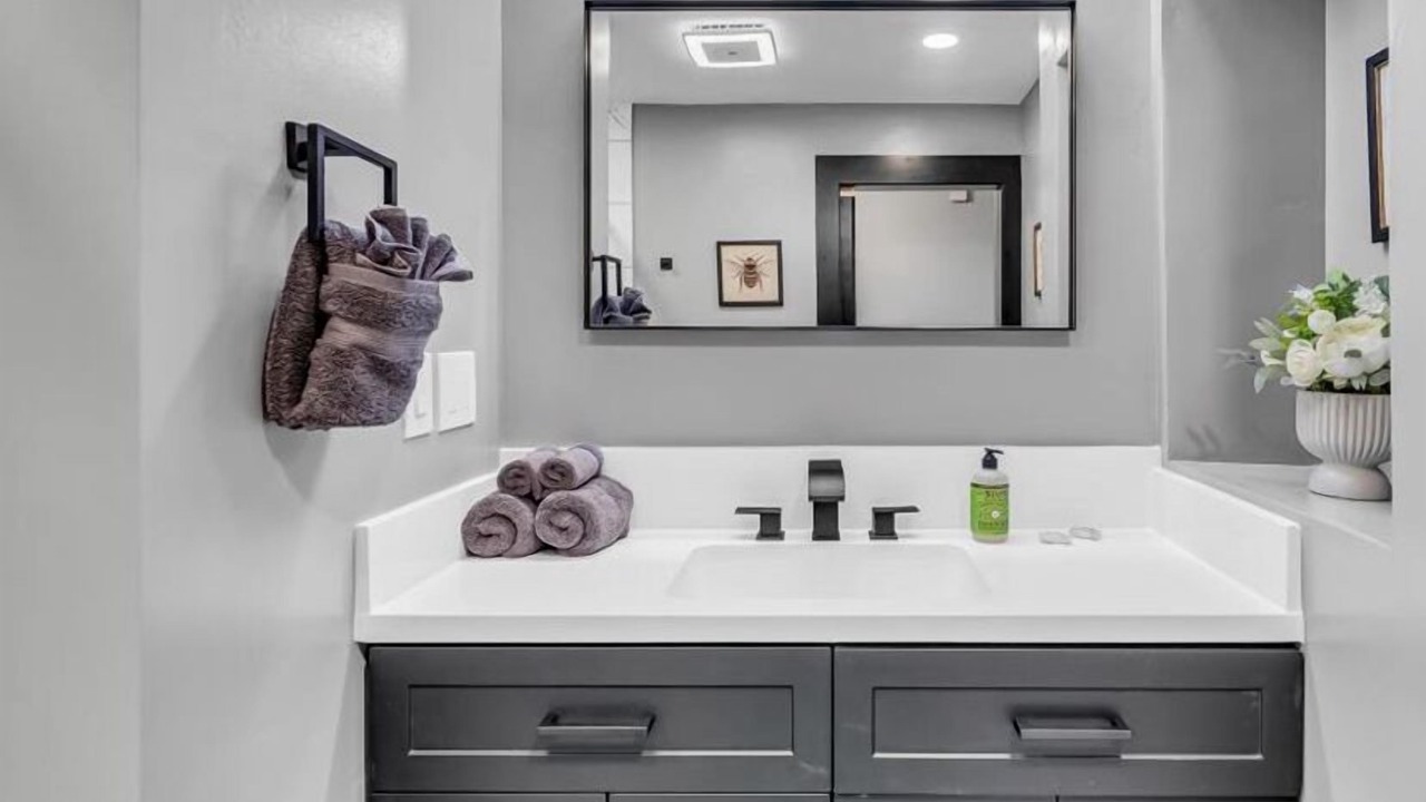 Photo of Bathroom in Mid-Hillside