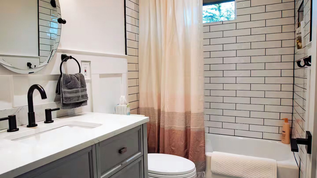 Photo of Bathroom in Anchorage