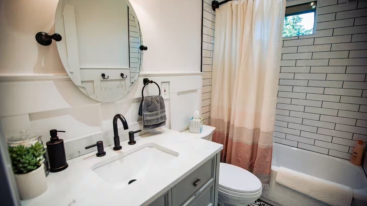 Photo of Bathroom in Anchorage