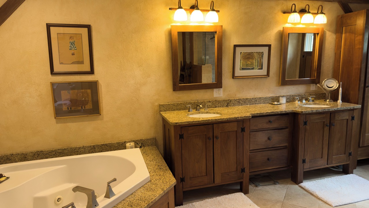 Photo of Bathroom in Mirror Lake