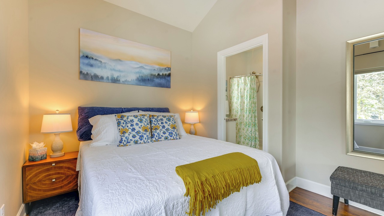 Photo of Bedroom in Homer